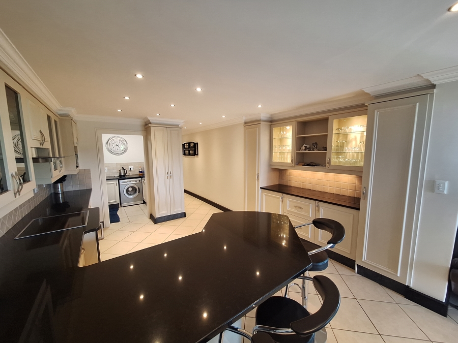 3 Bedroom Property for Sale in Wavecrest Eastern Cape